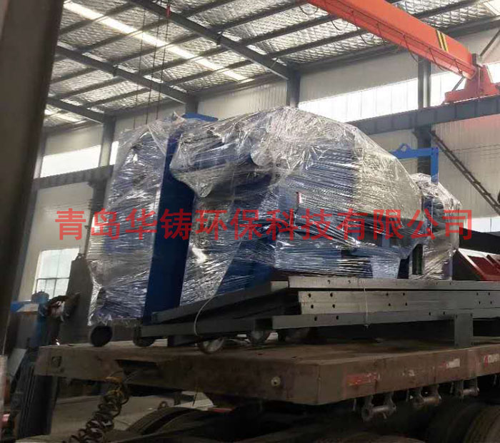 山西用戶訂購儲(chǔ)油罐體拋丸機(jī)裝車發(fā)貨圖 山西用戶訂購儲(chǔ)油罐體拋丸機(jī)裝車發(fā)貨圖