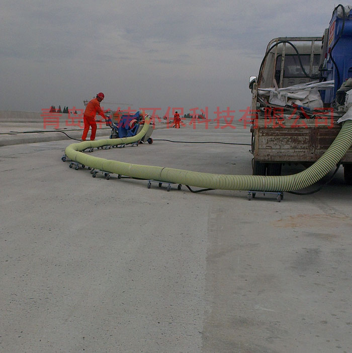 路面拋丸機(jī)施工現(xiàn)場圖 路面拋丸機(jī)施工現(xiàn)場圖